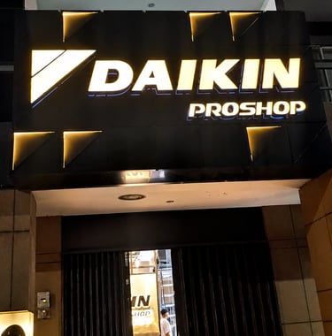 Huruf timbul menyala dan dekorasi partisi ruko Daikin Proshop Tangerang oleh AFL