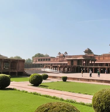 Courtyard Complex following the Diwan-e-khaas