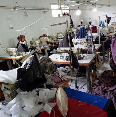 "High-Quality Clothing Production Work – Skilled Workers and Advanced Machines
