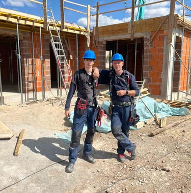 Električari u Rijeci koji rade na elektroinstalacijama u novogradnji