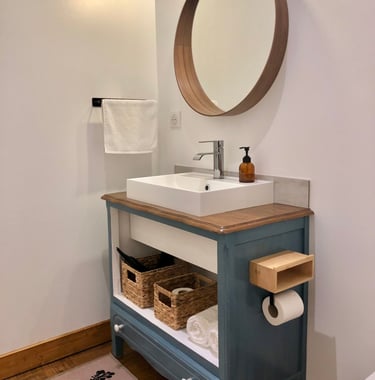 Bed & Breakfast, Bathroom,  Plazac, Perigord, Dordogne, France.