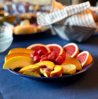 Petit déjeuner, Chambre d'hôte, Plazac, Périgord, Dordogne, France.