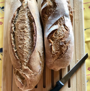 Petit déjeuner, Chambre d'hôte, Plazac, Périgord, Dordogne, France.