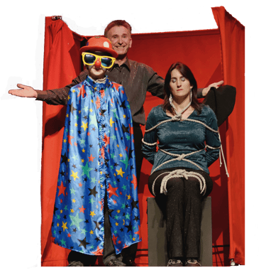 magicien-magicienne-sur-scene-enfant-clown