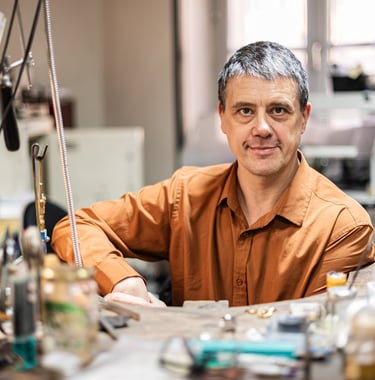 portrait d'un artisan joaillier à Toulouse, reportage métier, artisanat