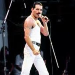 Foto Freddie Mercury atividades de musicas em inglês do site Eldren Piva