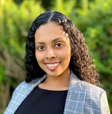 Headshot of Ampearo Marketing Founder Yalitza Sepulveda