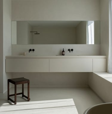Badkamer muren, vloer en meubels bekleed in Microtopping door Joca Interior