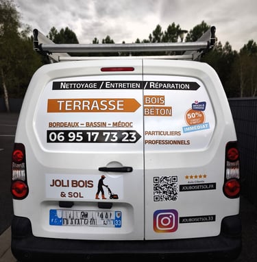 vehicule joli bois et sol