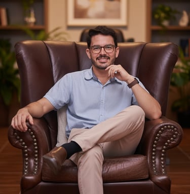 Psicólogo profesional, especializado en psicología cognitivo conductual y EMDR