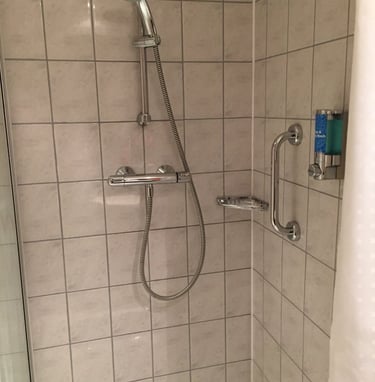 cleaning grout lines, colouring grout, grout restoration, 