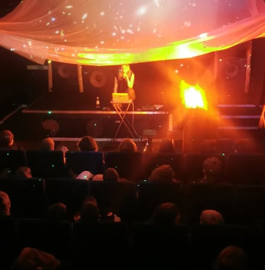 Live music artist Matilda Tjäder performing at a Hypnos Theatre - Retreat Radio co-production.