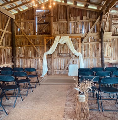 barn wedding near Knoxville Illinois 