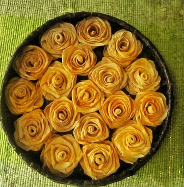 Rose corn husk black frame for sustainable ordinary decor 
