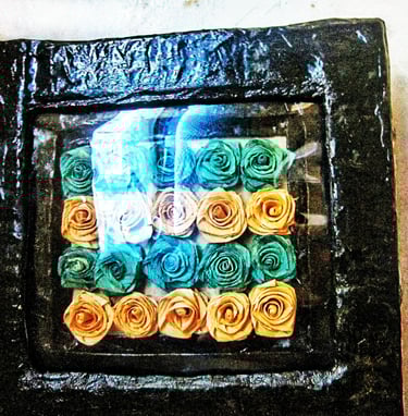 More loser of hanged of the rose frame decor 