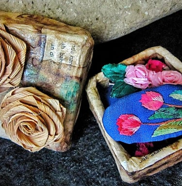Mini vintage with natural rose decor 