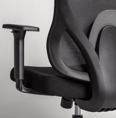 Detalle de respaldo y soporte lumbar ajustable de silla Stark