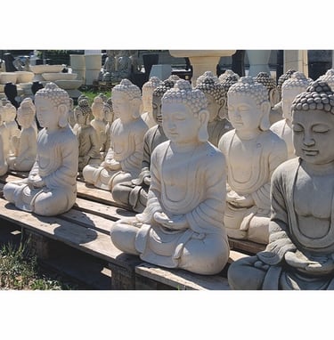 plusieurs statue de bouddha