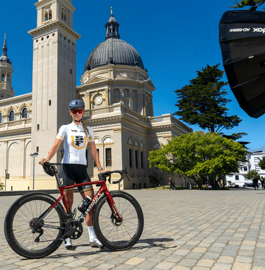 Outdoor portrait photo near Golden Gate Bridge