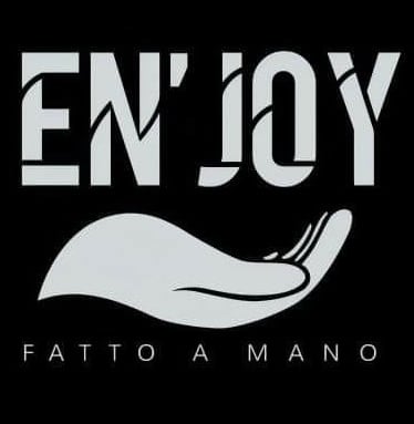 Logo EN'JOY with an open hand and writing FATTOAMANO