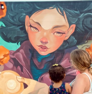 Aurora - arte público en Houston, muralismo, street art, arte callejero por Ona Salvador