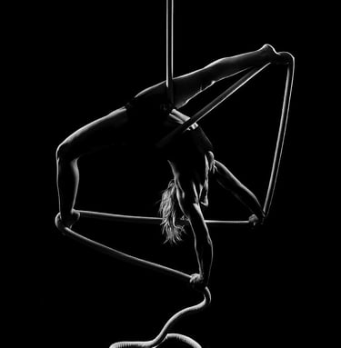 low key black and white pole dance photography maude tourret photography