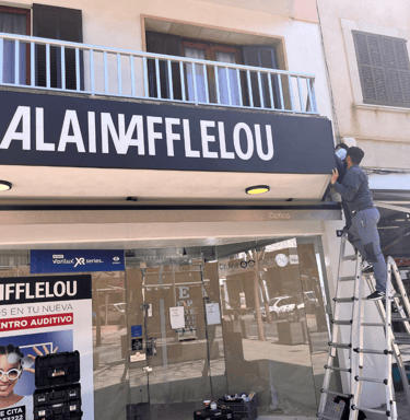 montaje de letras luminosas mallorca