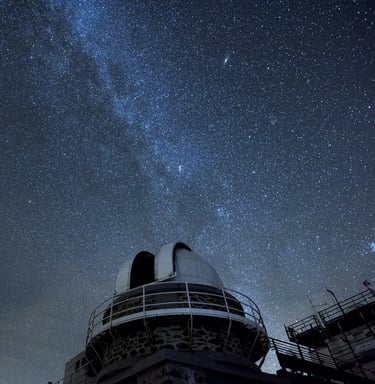 Telescope T1M sous la voie lactée Pic du Midi Pyrénées France 