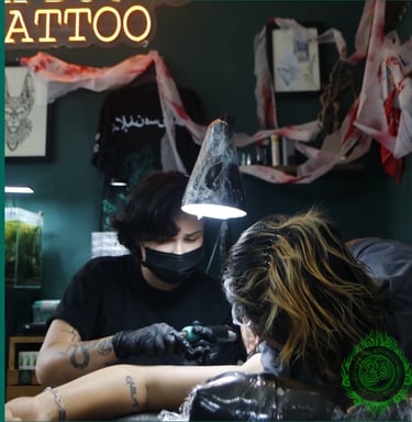 foreign tattoo artist in Da Nang