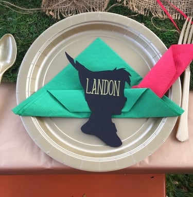 Step into Neverland with this enchanting Peter Pan birthday party! Complete with fairy lights, pirat