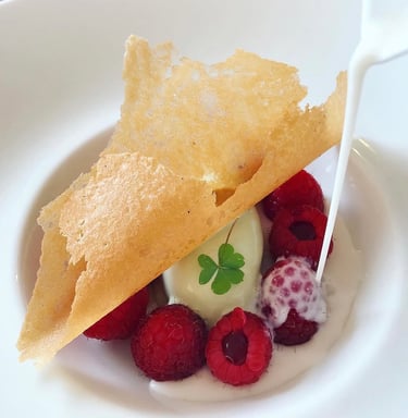 Dessert gastronomique framboise matcha