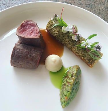 Plat gastronomique filet de cochon nustrale corse, gnocchi légumes Ajaccio Corse