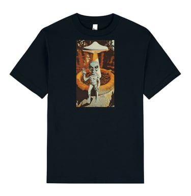 Single alien waving and spaceship above on black t-shirt