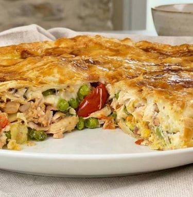 Chicken and vegetable puff pastry pie