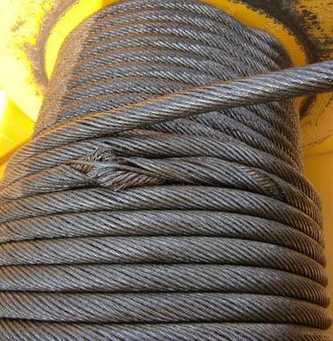 crane rope requiring repairs on a drum