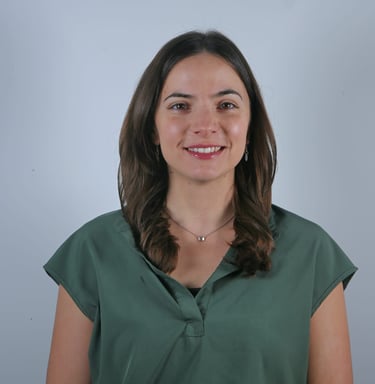 Proffesional dentist wearing a green scrub