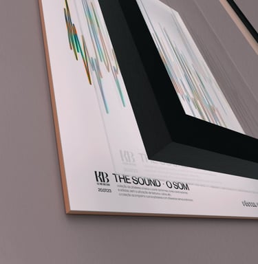 Quadro decorativo com moldura branca, impressão em vinil e arte personalizada inspirada na bauhaus