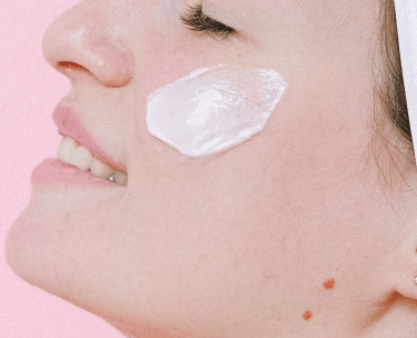 Achieve flawless skin with acne scar treatment from the leading dermatologist in Vadodara. Schedule your consultation today!