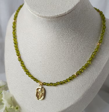 beaded necklace with pendant