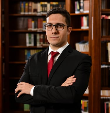 Luis Arthur Barros. Advogado que atua na assessoria em leilões e consultoria em negócios imobiliário