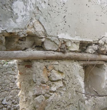 Detalhe ruina em Susak, Croácia a ser reformada