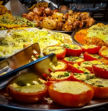 Variedades de comida no Buffet