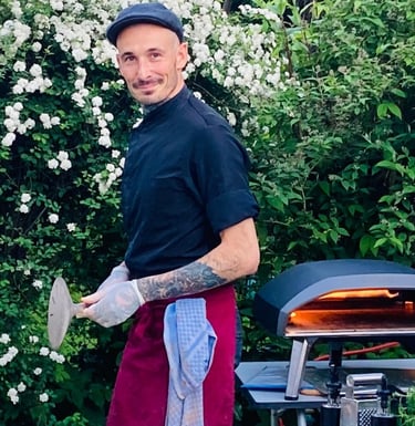 Portrait picture of Alessio Orru, owner of La Pizza Dellungo.