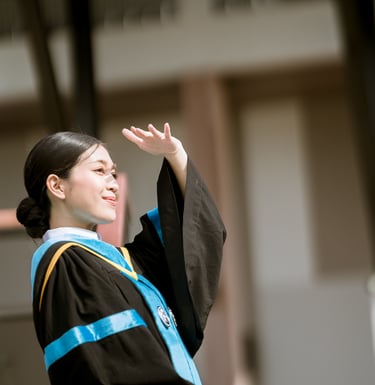 รวมท่าโพสต์ถ่ายรูปรับปริญญานอกรอบที่น่าน สวย เท่ ไม่ซ้ำใคร! อัปเดต 2569