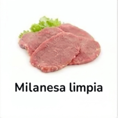 Milanesa de carne de res cruda fresca cortada con lechuga sobre fondo blanco