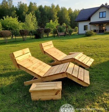 Mediniai Lauko gultai su šoniniais staliukais - poilsio baldų komplektas