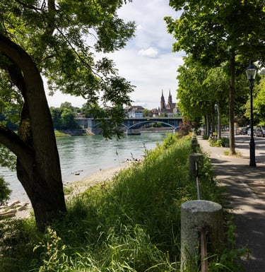 Blick über den Rhein zum Basler Münster – Beispielbild aus dem Allrounder Fotokurs Basel.