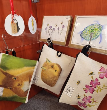 Alan Taylor Art vanity bags and greeting cards