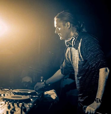 Dj Scott Brown