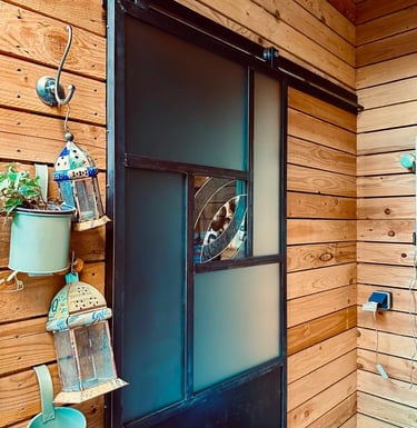 porte verrière coulissante avec vitrail